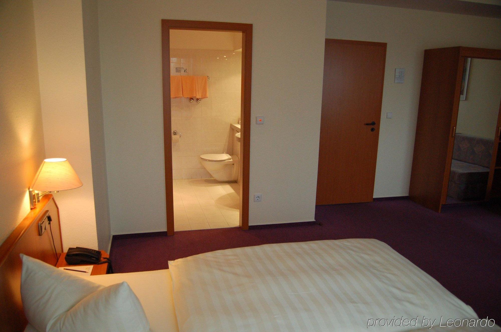 Hotel โกรสบีเรน ภายนอก รูปภาพ