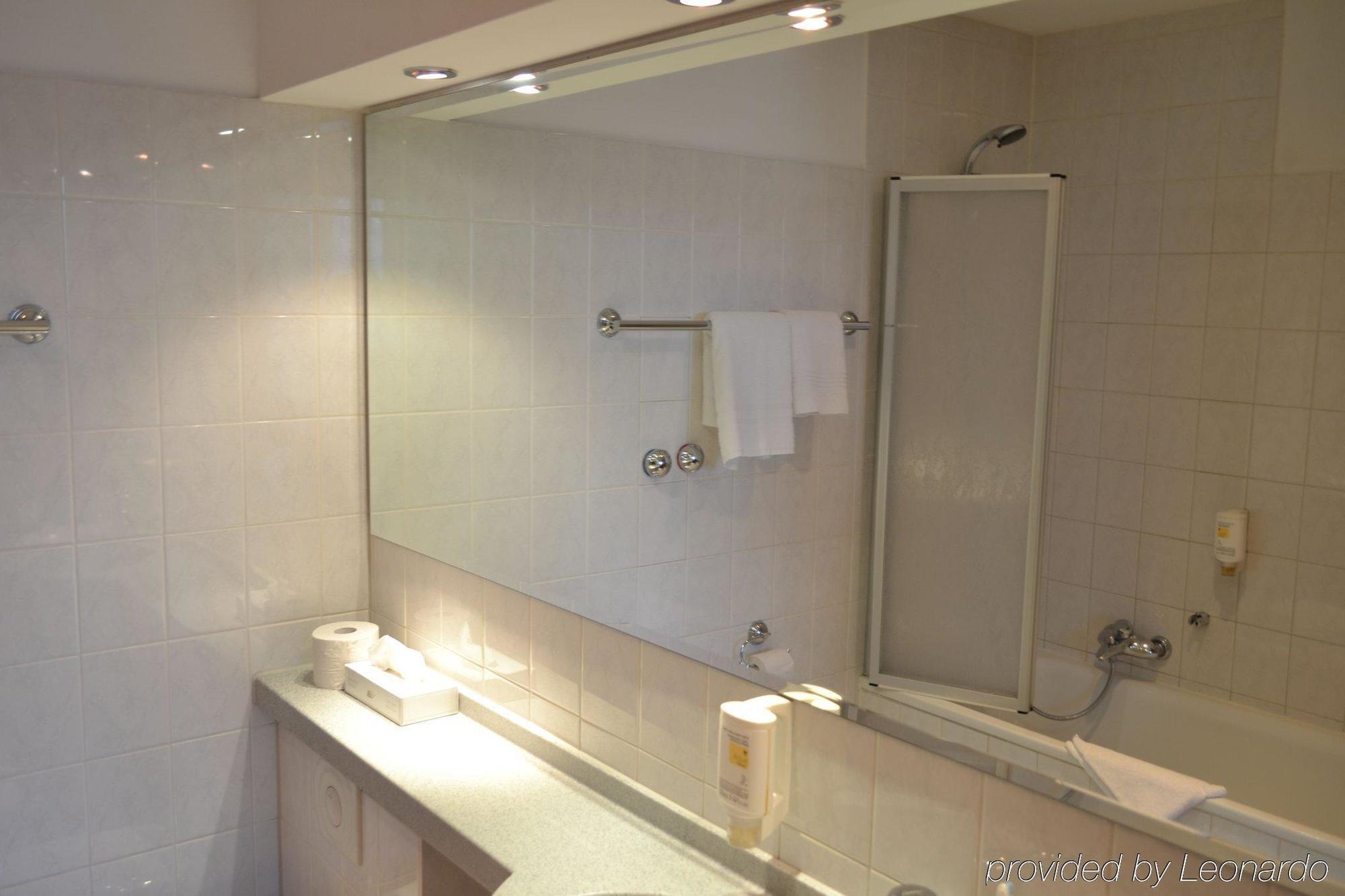Hotel โกรสบีเรน ภายนอก รูปภาพ